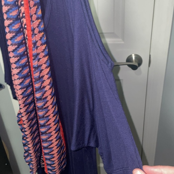 Navy blue top with scarf - Picture 3 of 6